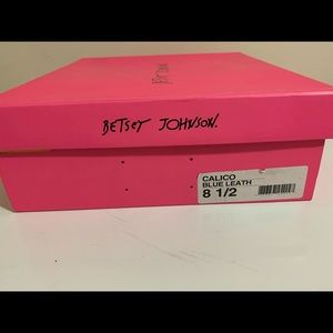 Betsy Johnson turquoise wedges